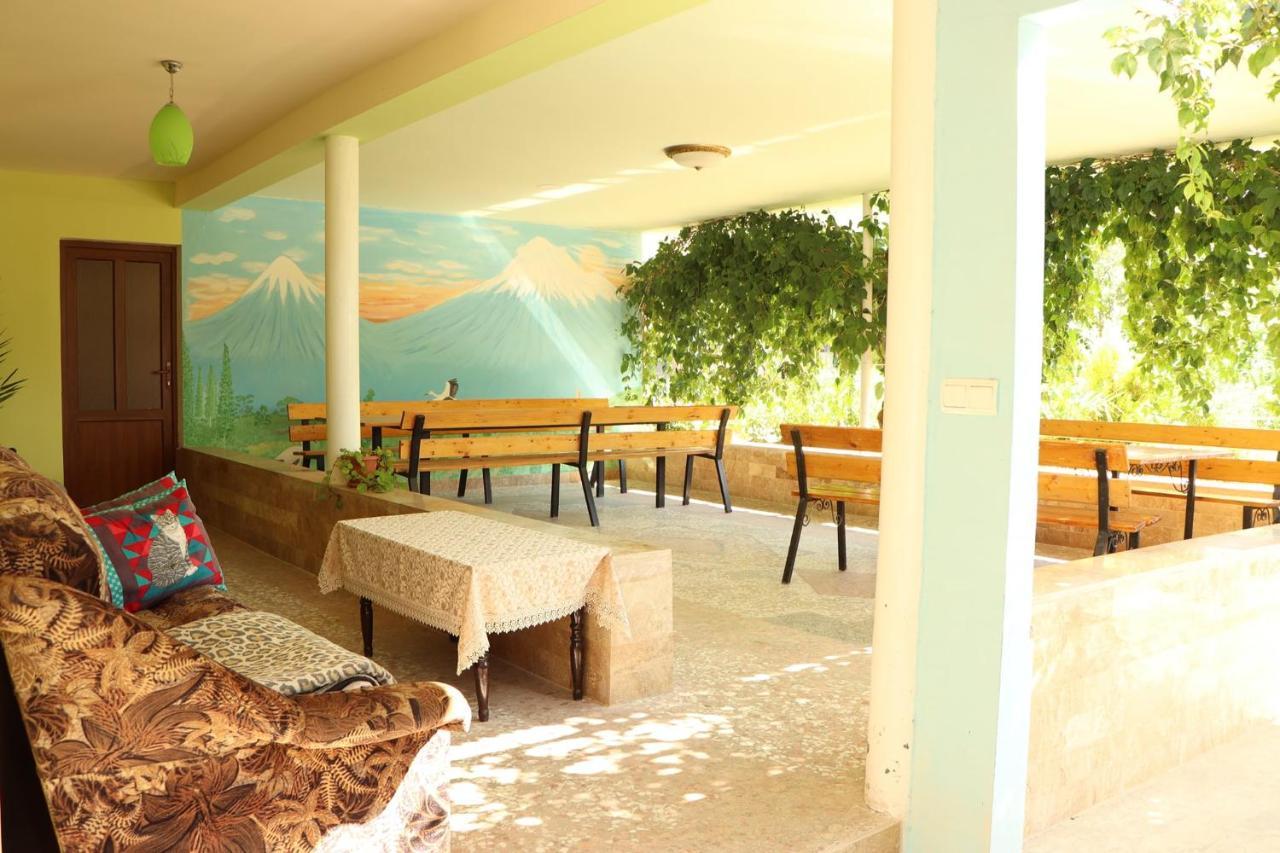 Hotel Happy House Chʼiva Exterior foto