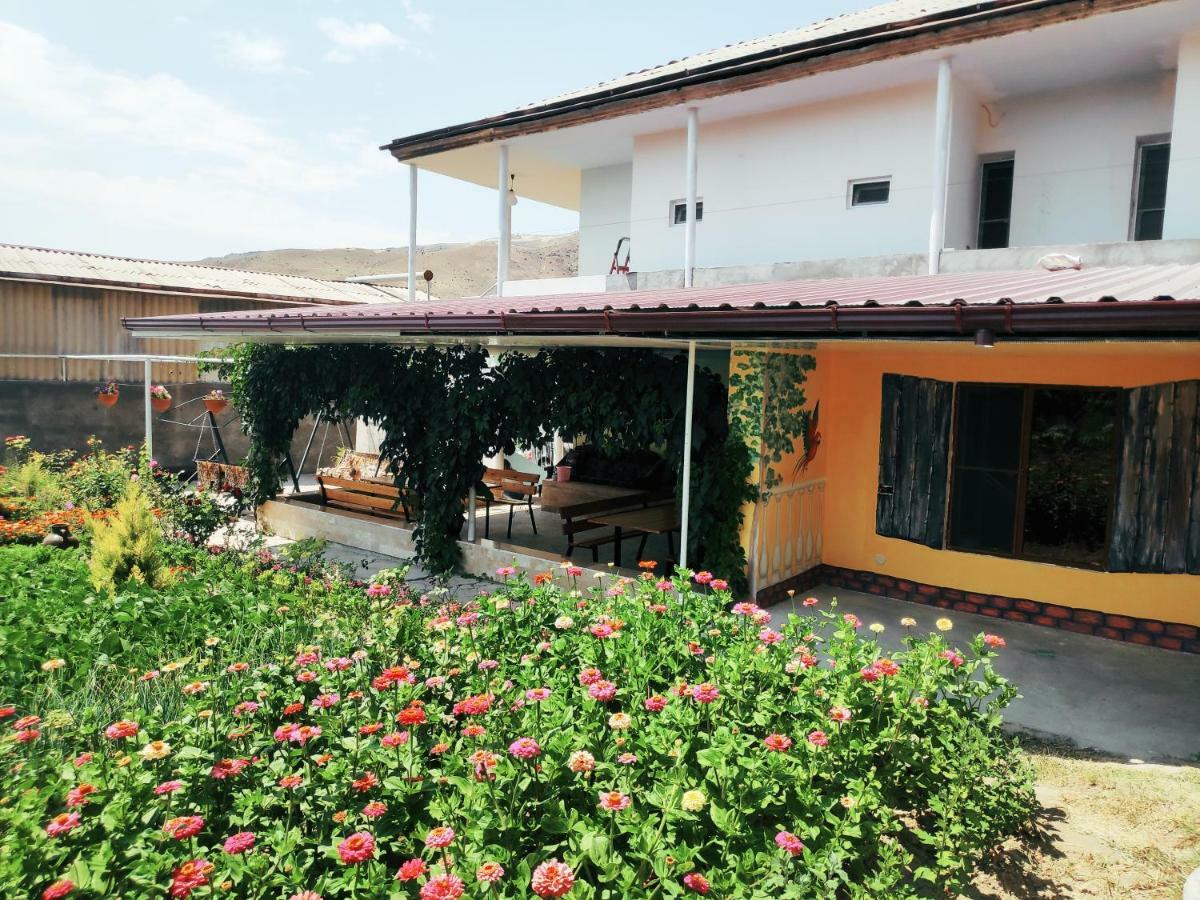 Hotel Happy House Chʼiva Exterior foto